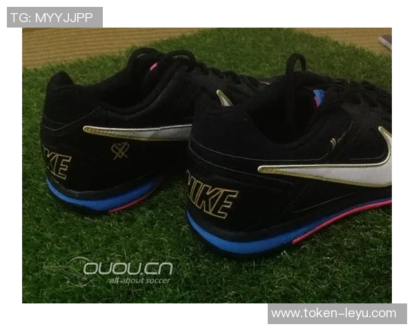 探索Nike高帮足球鞋的卓越性能与时尚设计提升你的球场表现与风格